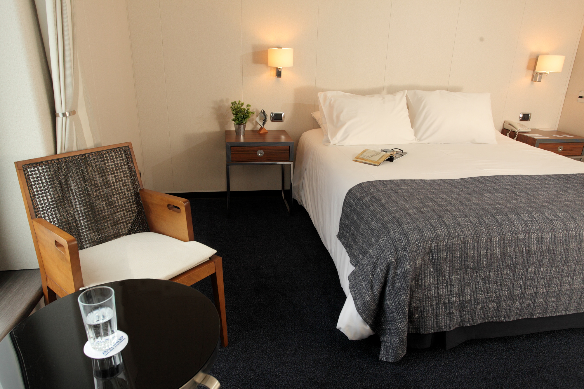 Australis Stella Australis Cabin aaa-sup1.jpg